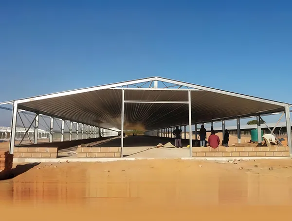 Gallinero con estructura de acero